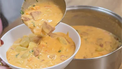 Sopa cremosa de calabresa para esquentar nos dias de frio