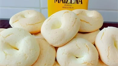 Biscoitinho de maisena que derrete na boca para servir com chá ou café