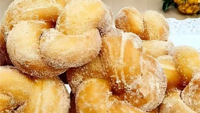 Rosquinha caseira fofinha e feita com poucos ingredientes perfeita para servir com chá ou café