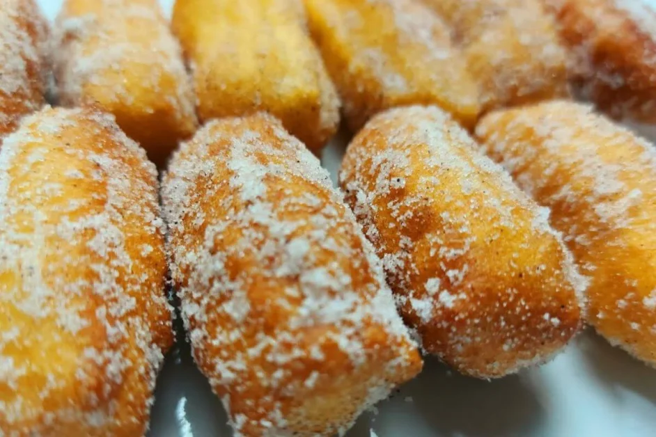 Bolinho de chuva usando uma garrafa pet aprenda essa novidade agora mesmo