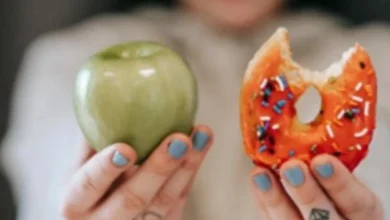 Lista de 5 alimentos que inflamam o corpo + por que evitar
