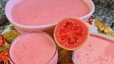 Mousse de goiaba bem cremoso usando a própria fruta