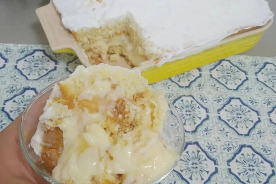 O Bolo Gelado de Abacaxi é cremoso, delicioso e refrescante. Confira a receita!