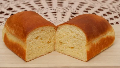 O Pão de Liquidificador que Não Precisa Sovar é fofinho, delicioso e muito fácil de fazer. Não perca!