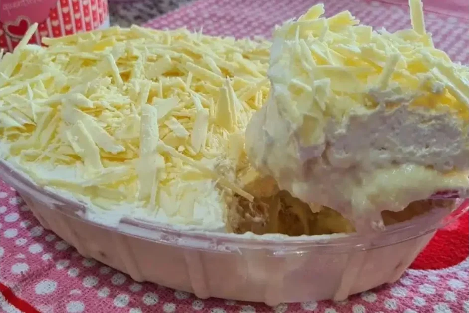 Deliciosa sobremesa gelada de abacaxi com um creme secreto delicioso para você aprender