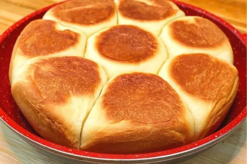 Pão de frigideira muito macio e saboroso para seu café da manhã de fim de ano