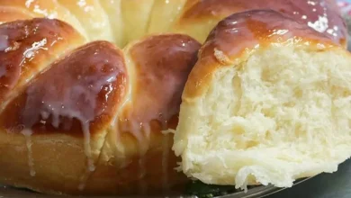 Pão doce caseiro que parece algodão! Massa fofinha feita com leite condensado e sem sova!