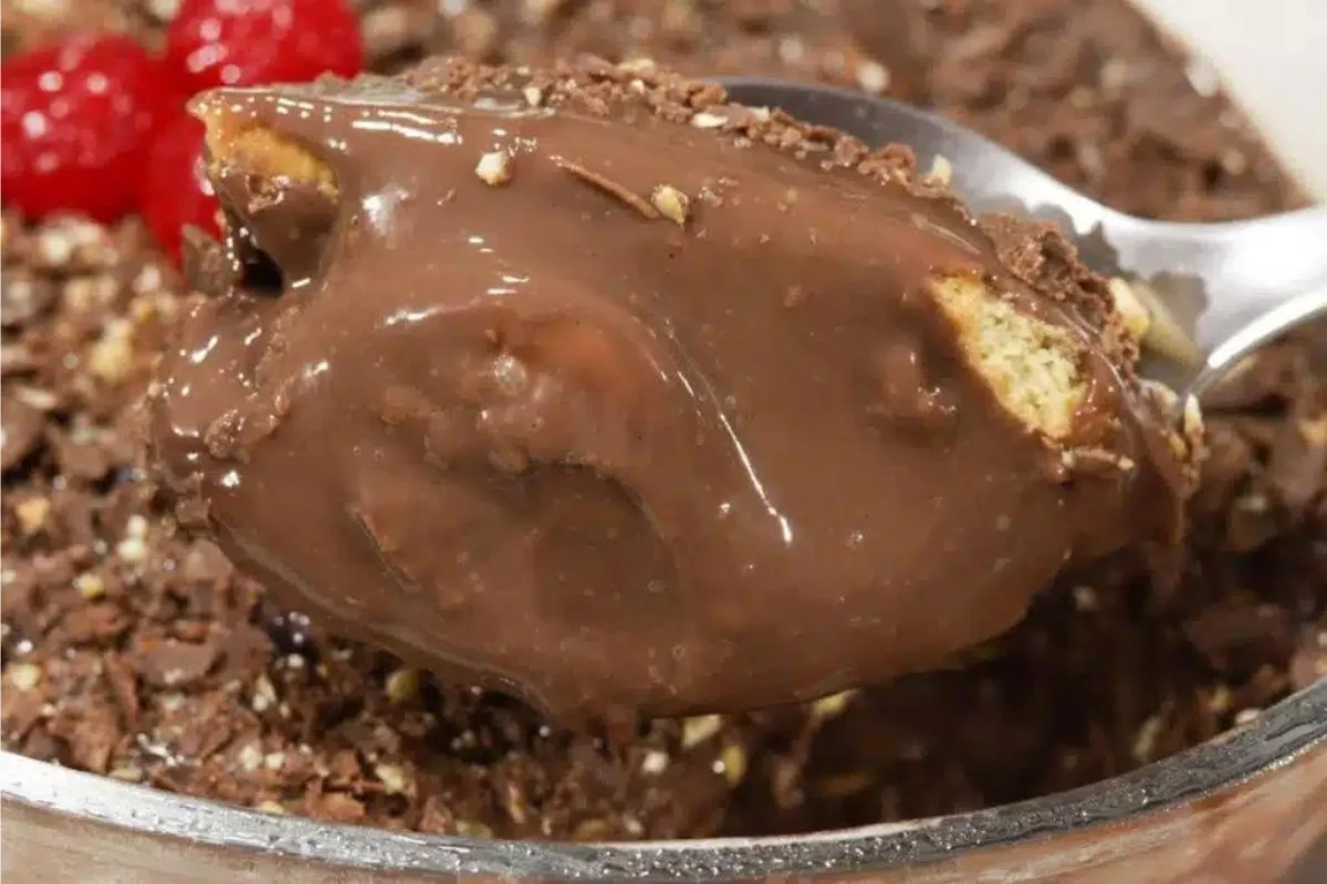 Pavê de chocolate uma sobremesa bem chocolatuda que todo mundo vai adorar