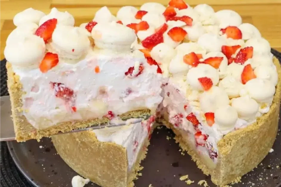 Torta de morango de natal fácil de preparar e fica uma maravilha de gostosa