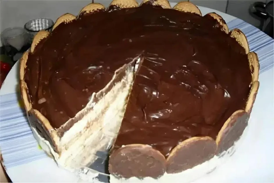 Torta holandesa de liquidificador é muito fácil de fazer e tem a combinação perfeita para o natal