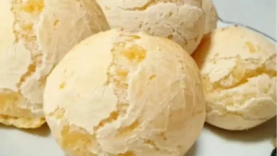 Aprenda a fazer um pão de queijo rápido tradicional de Minas que fica uma delícia