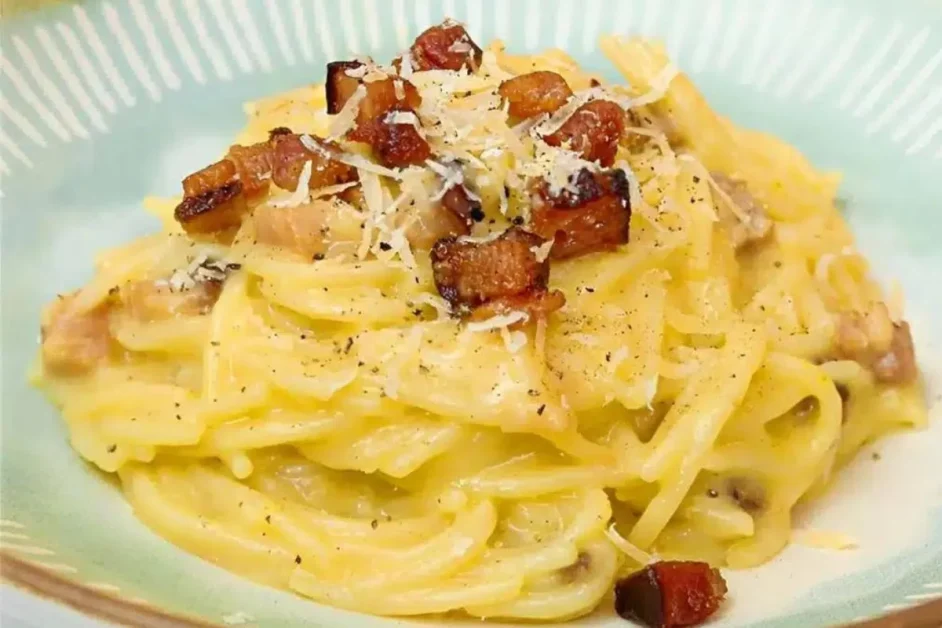 Chef de cozinha famoso ensina essa receita incrível de macarrão à carbonara