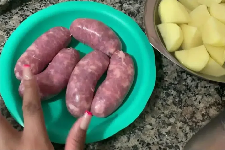 Escondidinho de linguiça toscana uma receita gostosa e econômica para seu almoço em família