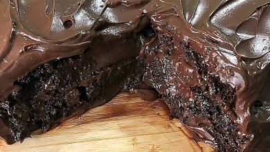 Você vai se apaixonar por esse Bolo de Chocolate Molhadinho e muito gostoso -