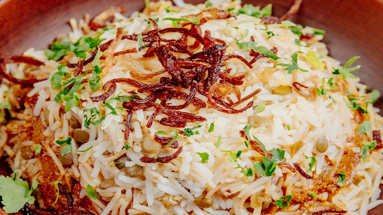 Pilaf com Feijão Verde e Cebola Frita: Uma Receita de Família para Momentos Especiais