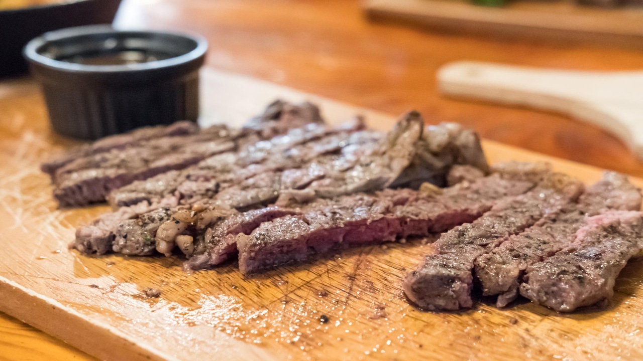 Iscas de Carne Aceboladas: Uma Receita Tradicional que Aprendi com Minha Mãe