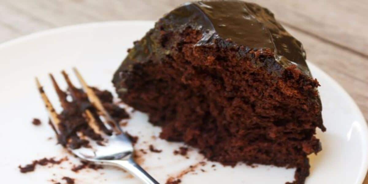 Desperte Seus Sentidos com Nosso Exuberante Bolo de Chocolate!