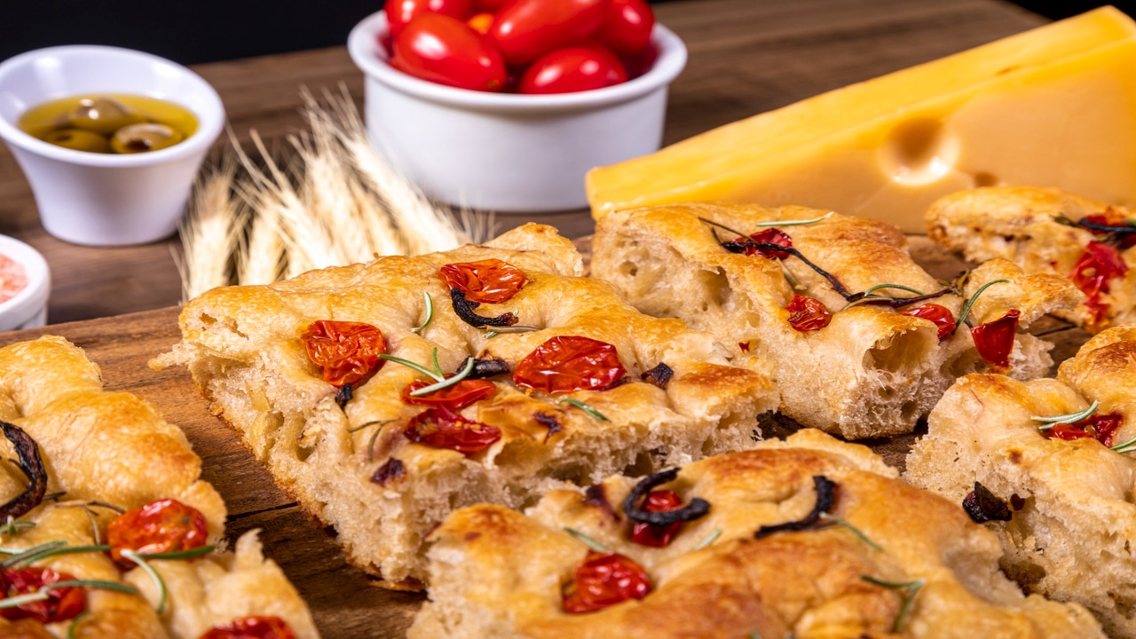 Focaccia de Tomate que Aprendi com minha Mãe: Receita Deliciosa e Fácil de Fazer