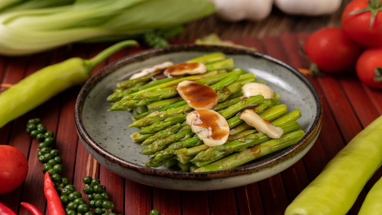 Aspargos Fritos com Molho de Ostra: Um Toque Especial na Cozinha