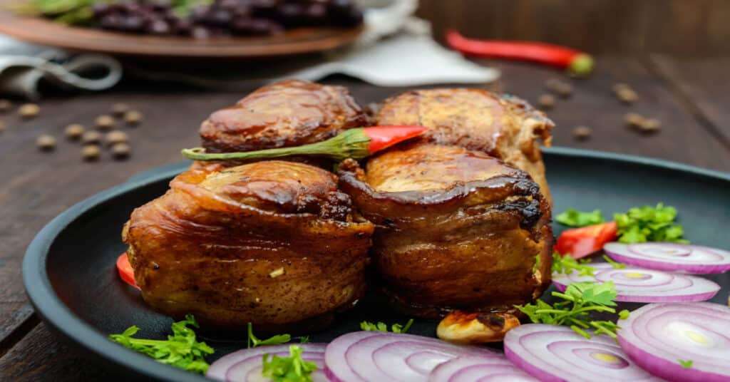 Crocante esse Medalhão Suíno com Purê de Batatas DELICIOSO demais