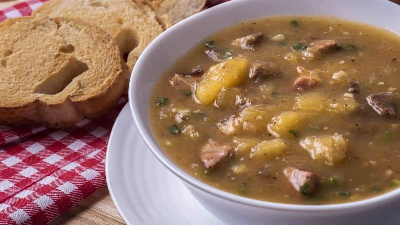 Sopa de Mandioca da Vovó: Um Abraço Quentinho em Forma de Comida