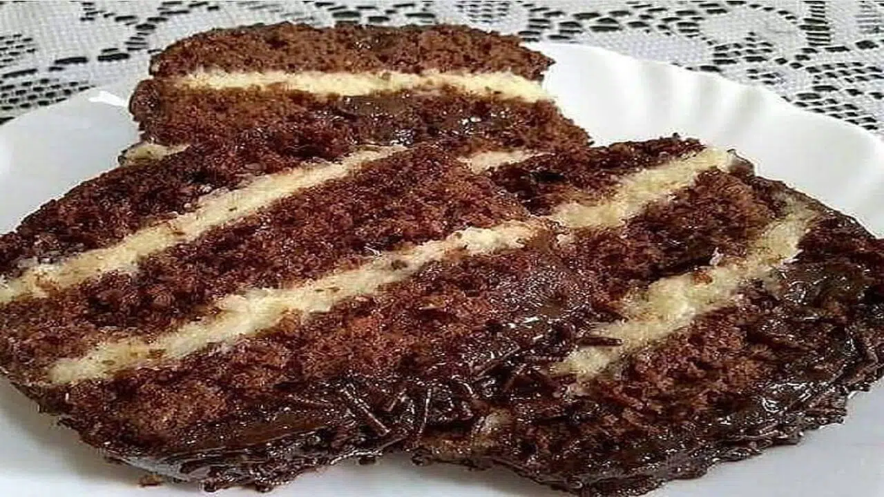 Bolo de Chocolate com Coco para Momentos Felizes