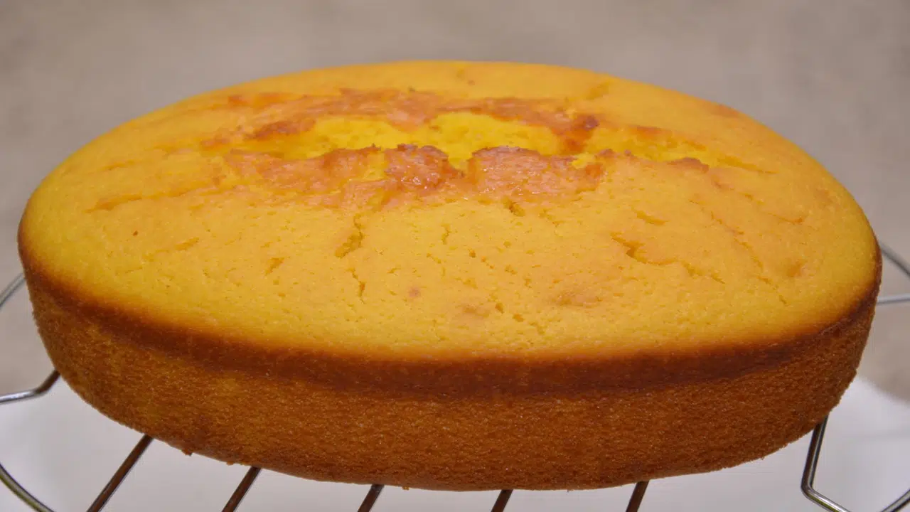 Bolo de Fubá com Erva Doce para o café da Manhã ou da Tarde