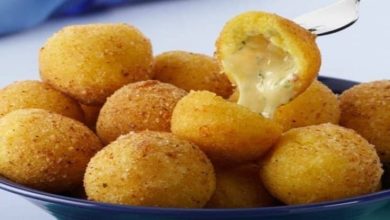 Bolinho de mandioca com queijo que derrete na boca amoo fazer