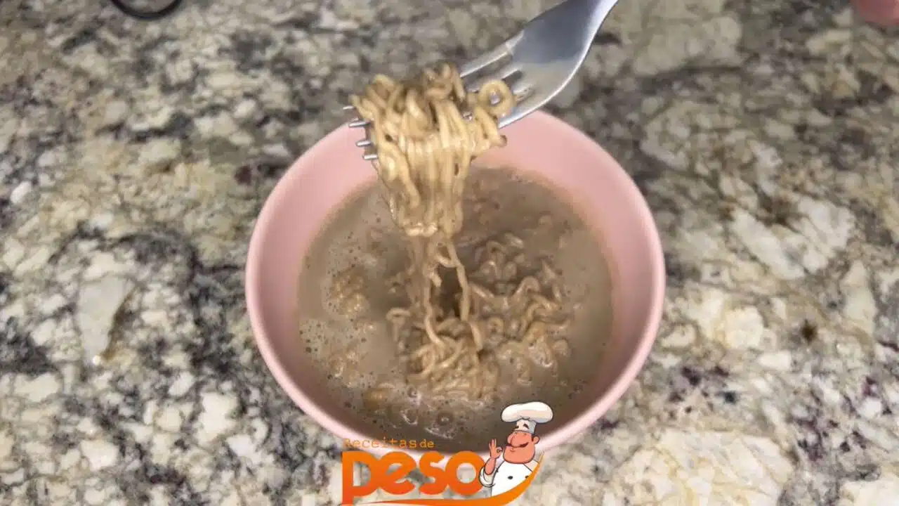 Miojo de Brigadeiro Receita Doce Criativa e Divertida