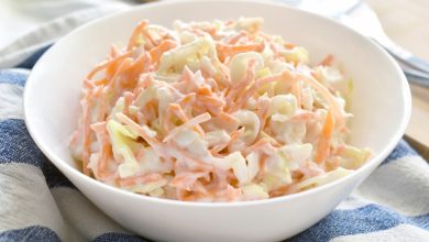 Salada de repolho SUPER cremosa para o seu jantar